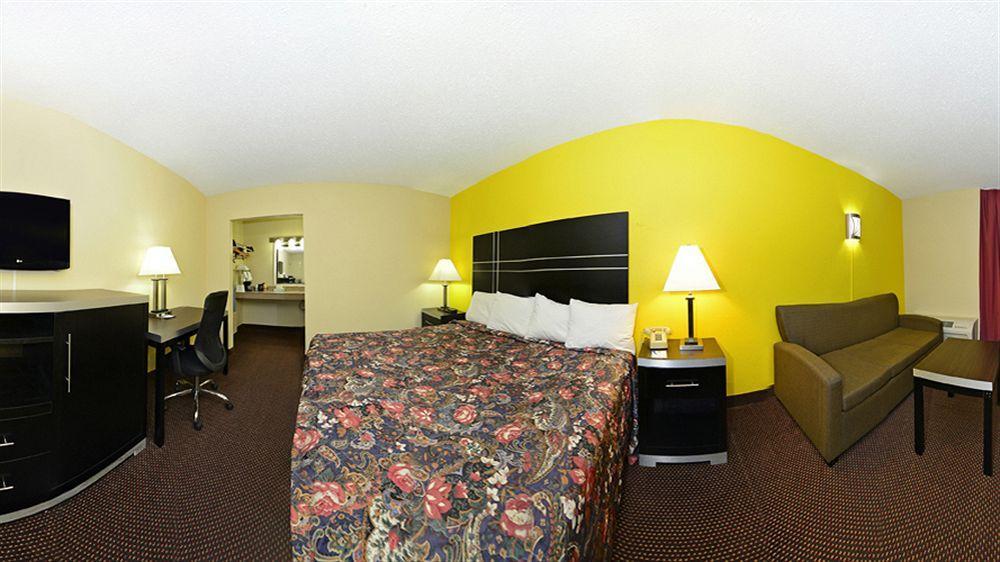 Days Inn Oil City Conference Center Buitenkant foto