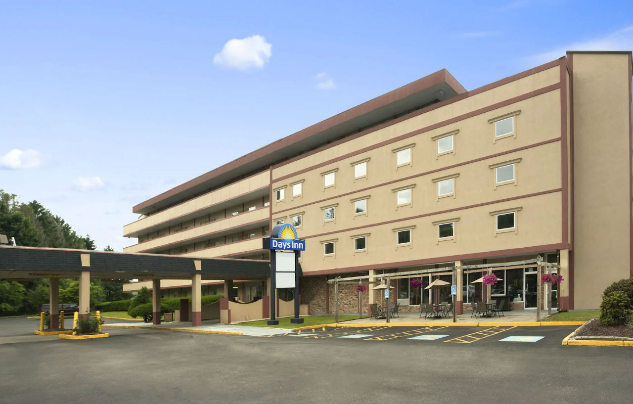 Days Inn Oil City Conference Center Buitenkant foto