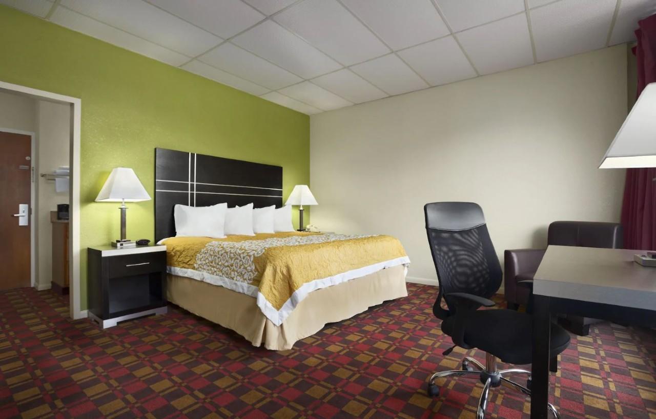 Days Inn Oil City Conference Center Buitenkant foto